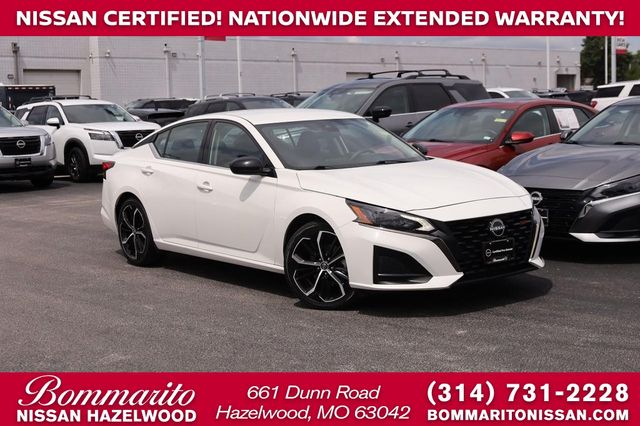Glacier White 2024 Nissan Altima Sedan Front-Wheel Drive Continuously Variable Transmission
