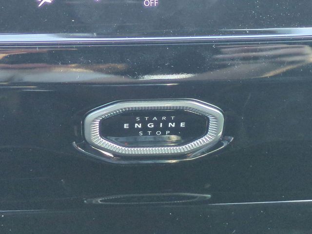 New 2026 Diamond Black Crystal Pearl-Coat Exterior Paint Jeep Limited image 19
