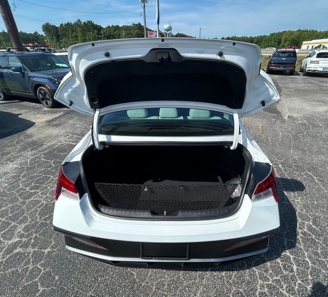 HyundaiElantra4