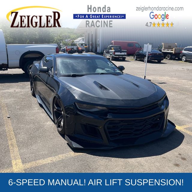 Black 2018 Chevrolet Camaro Coupe Rear-Wheel Drive 6-Speed Manual