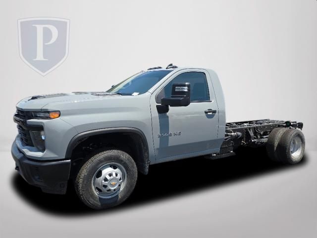 2024 Chevrolet Silverado 3500HD Work Truck 2