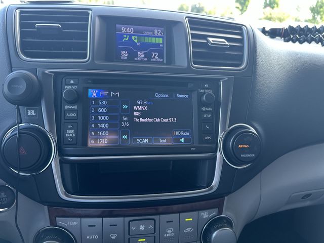Used 2013 Blue Toyota Limited image 17