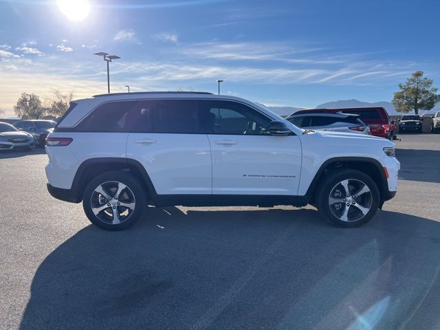 2023 Jeep Grand Cherokee Base 4xe 3