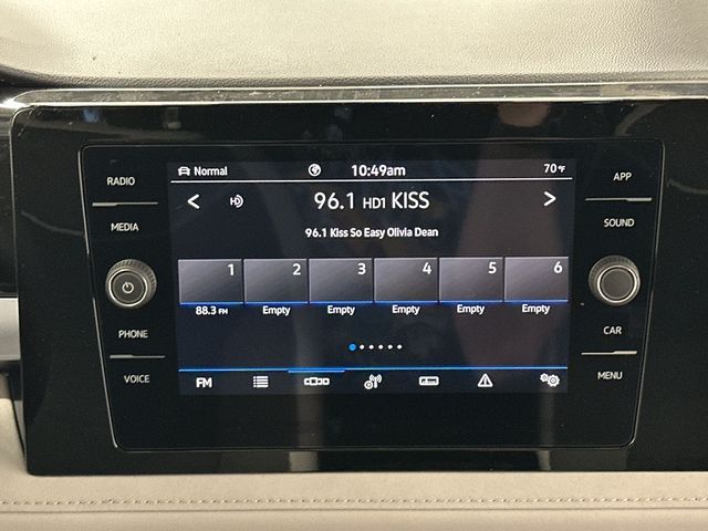 2026 Volkswagen Taos 1.5T SE White at Sutliff Volkswagen