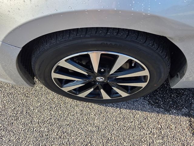 Used 2018 Silver Nissan 2.5 SL image 18