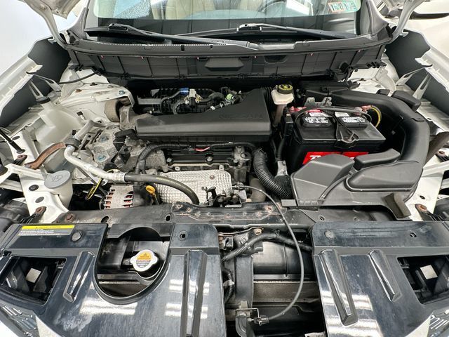 2016 Nissan Rogue SV White at Rafferty Subaru
