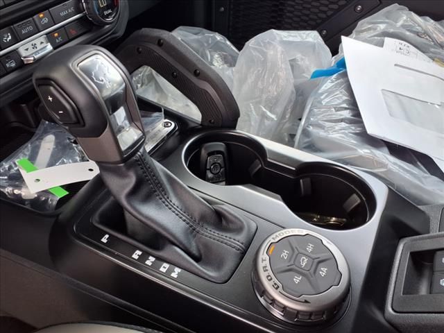 2025 Ford Bronco Outer Banks photo