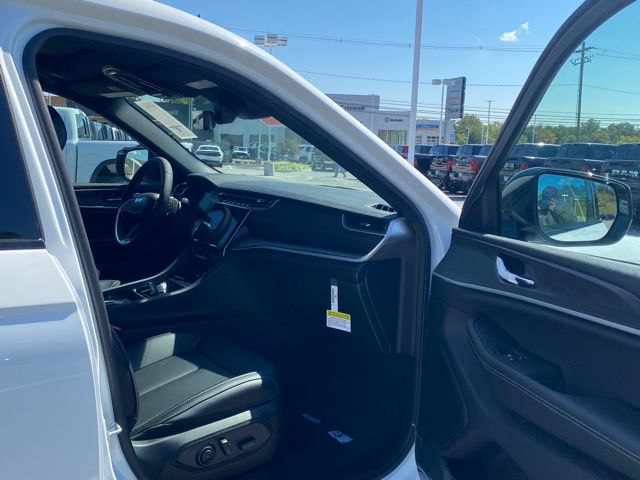 new 2025 Jeep Grand Cherokee L car, priced at $42,121