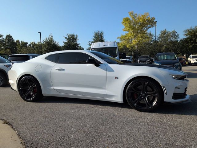 Summit White 2022 Chevrolet Camaro Coupe Rear-Wheel Drive 6-Speed Manual