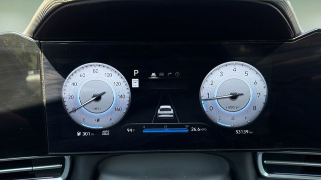 Used 2025 Gray Hyundai SEL Convenience image 13