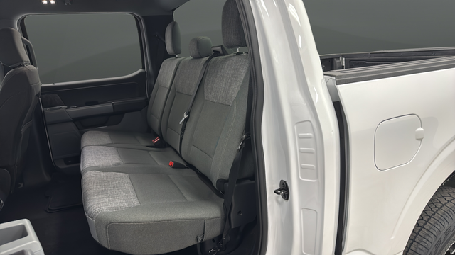 Used 2023 Oxford White Ford XLT image 21