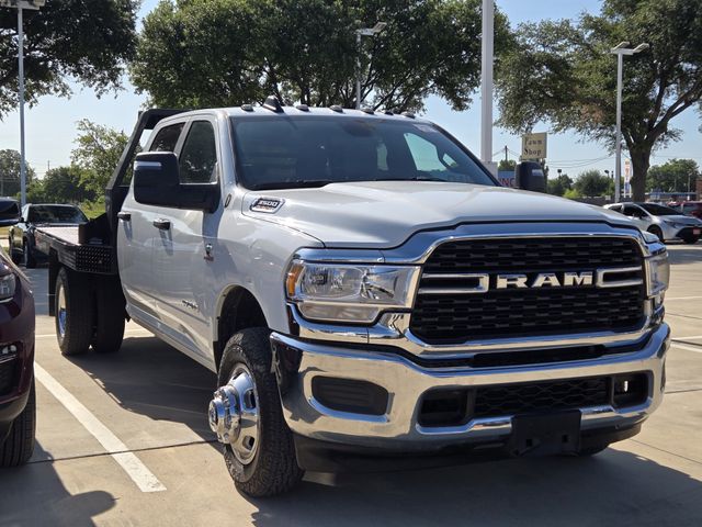 Bright White Clearcoat 2024 RAM 3500 Chassis Pickup Truck Four-Wheel Drive 6-Speed Automatic