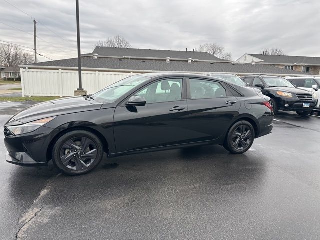 Used 2023 Black Hyundai SEL image 43