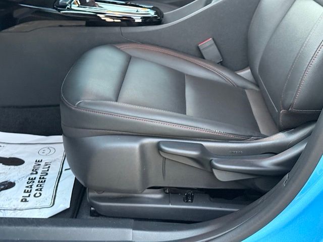 Used 2025 Chevrolet Trax SUV