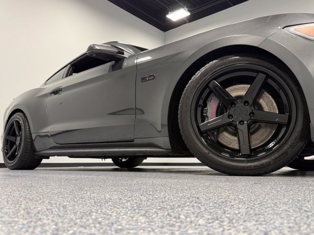 Used 2017 Gray Ford GT Premium image 2