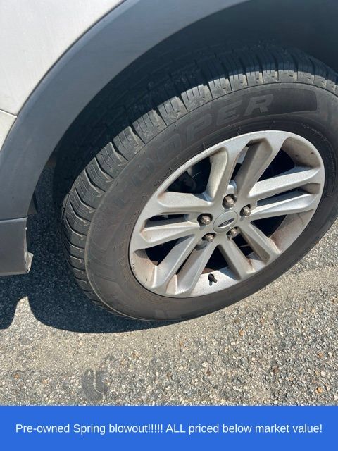 Used 2017 White Ford XLT image 11