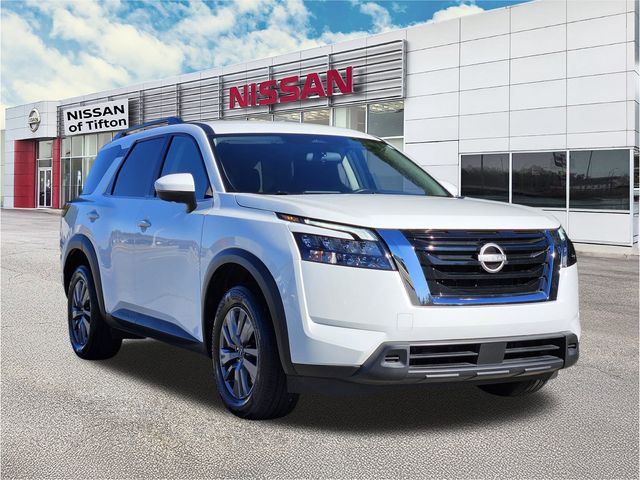 2024 Nissan Pathfinder SV's photo