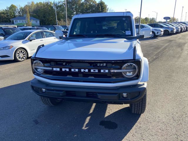 2024 Ford Bronco Outer Banks 9