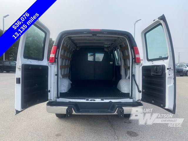 2022 GMC Savana 2500 Work Van 23