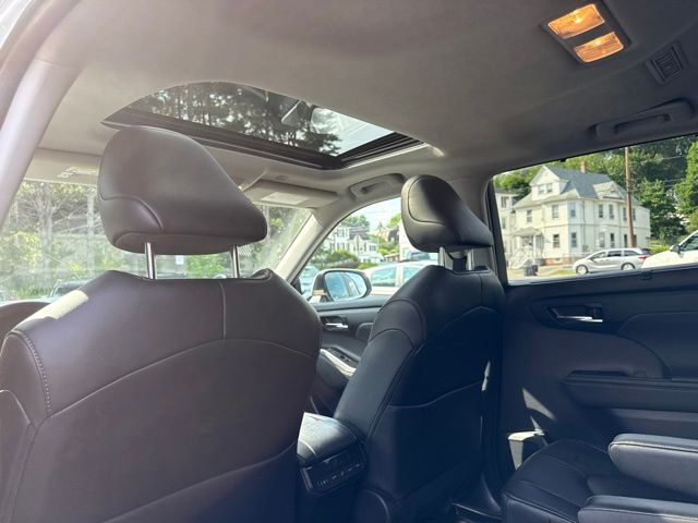 Used 2024 Toyota Highlander SUV