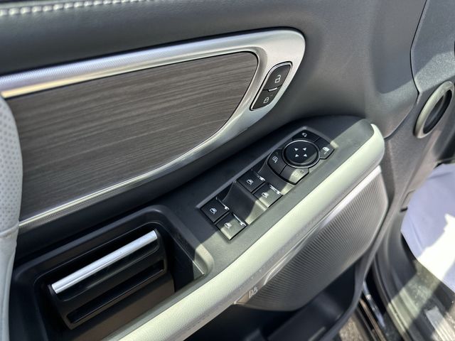 New 2026 Black Ford Platinum image 17