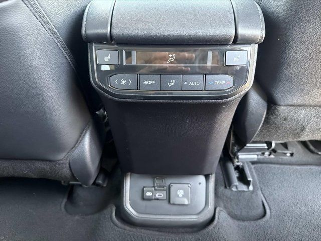 Used 2024 Toyota Highlander SUV