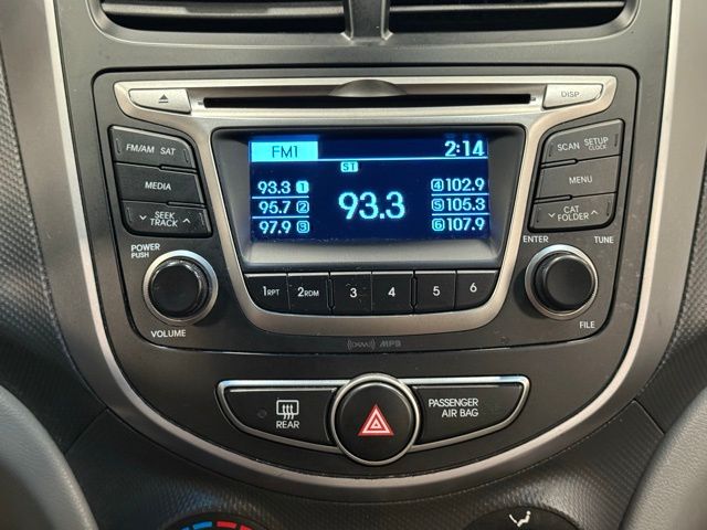 2016 Hyundai Accent SE photo
