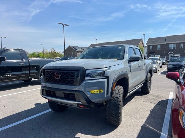 Boulder Gray Pearl 2024 Nissan Frontier PRO-4X Crew Cab 4WD Pickup Truck Four-Wheel Drive 9-Speed Automatic Overdrive