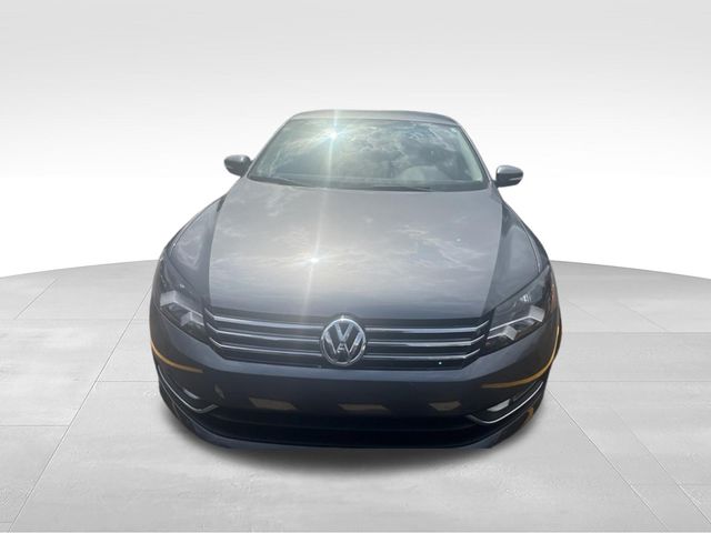 Platinum Gray Metallic 2015 Volkswagen Passat Sedan Front-Wheel Drive 6-Speed Automatic