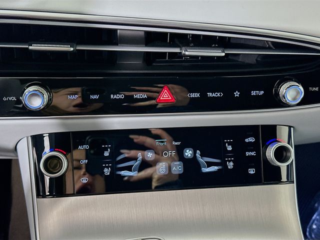 Thumbnail: 2026 Genesis GV70 - 14