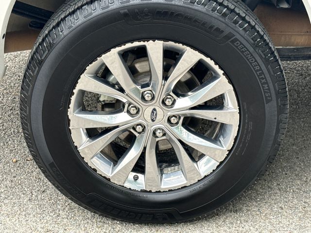 Used 2019 White Ford Lariat image 10