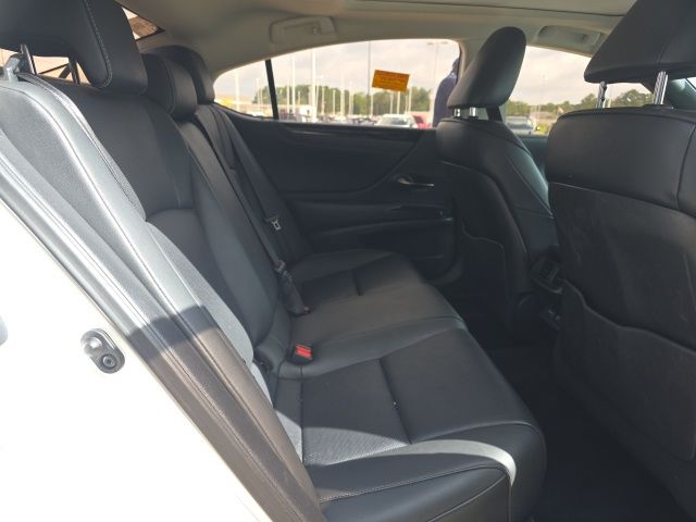 Used 2020 Lexus ES Sedan