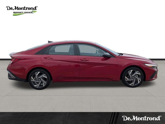 Certified Used 2025 Red Hyundai SEL Sport image 4