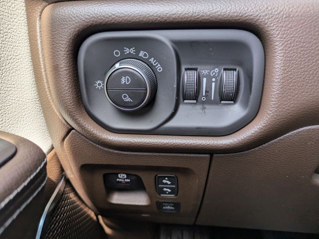 2026 Ram 1500 Laramie Crew Cab 4x4 5'7" Box