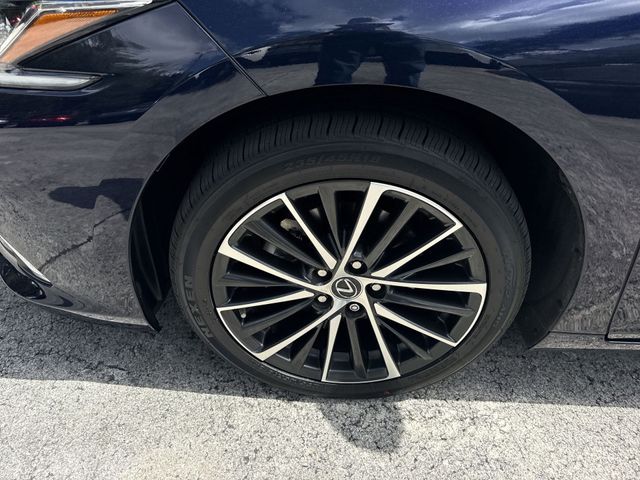 2025 Lexus ES - $43,998