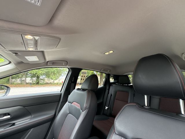 Used 2025 White Nissan SR image 22