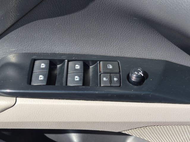 2020 Toyota Camry - Image 16