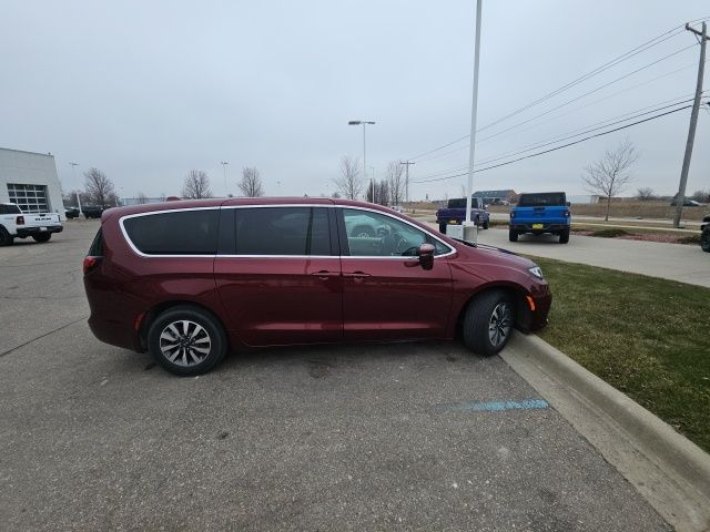 2022 Chrysler Pacifica Hybrid Touring L - Velvet Red Pearlcoat exterior view 4