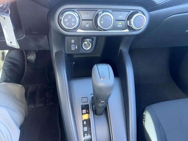 NissanVersa11