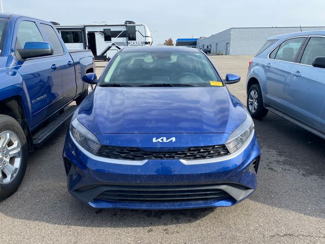 2022 Kia Forte LXS 2