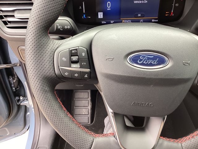 2024 Ford Escape ST-Line 24