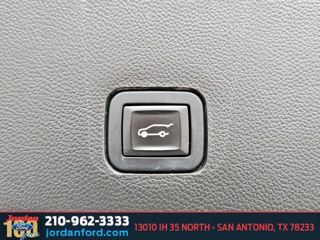 Used Car 2019 Chevrolet Traverse  Premier For Sale Under $20,000 In San Antonio, Texas