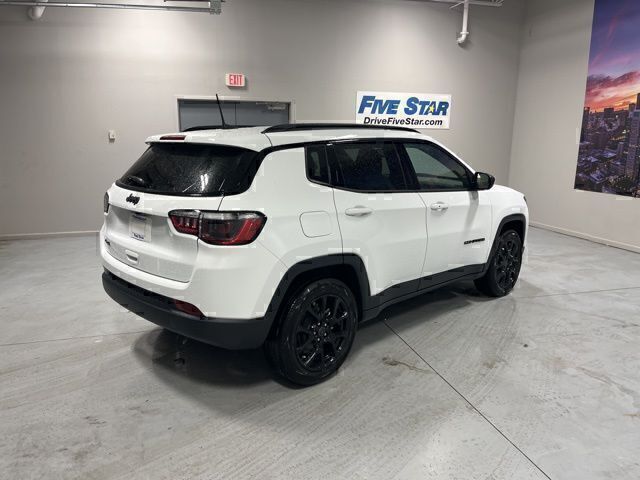 New 2026 White Jeep Latitude image 5