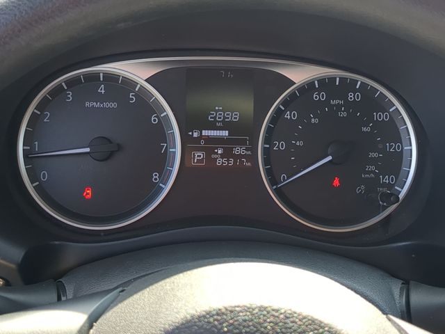 Used 2019 White Nissan S image 22