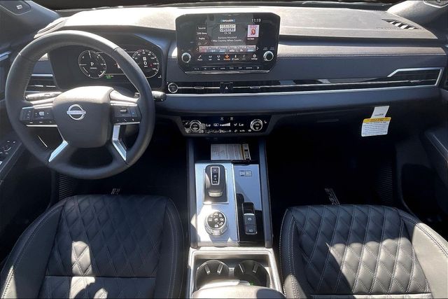 View vehicle photo 5