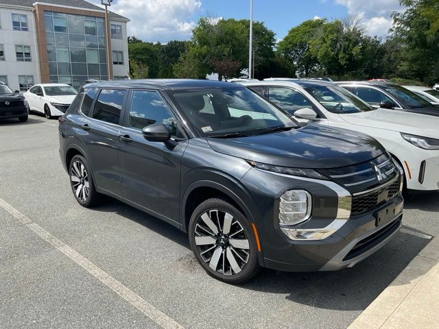 Gray 2025 Mitsubishi Outlander SUV / Crossover Front-Wheel Drive Continuously Variable Transmission