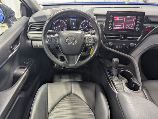 View vehicle photo 7