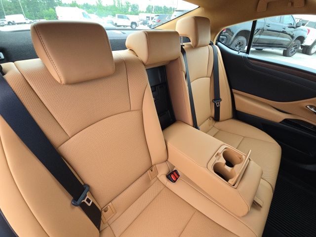 2025 Lexus ES 350:46335A1
