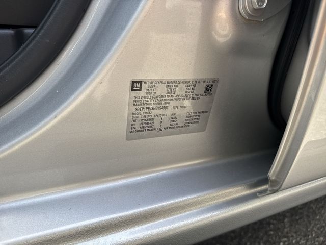 Used 2017 Silver GMC Denali image 36