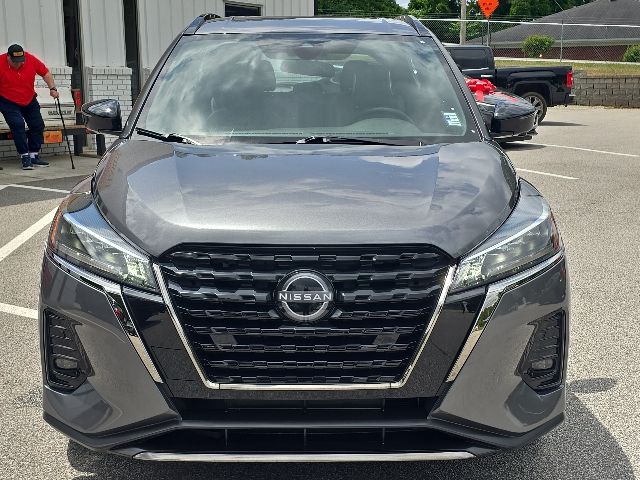 2024 Nissan Kicks SR:168732B